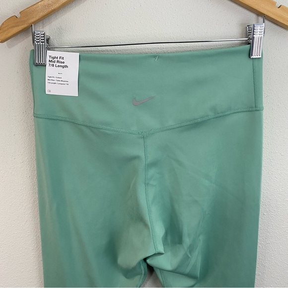 Nike Tight Fit Mid Rise 7/8 Length Green Leggings‎ NWT Woman’s Size Medium - Picture 4 of 8